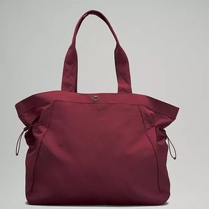 Like NEW Lululemon Burgundy Side-Cinch Shopper Bag 18L